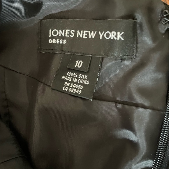 Jones New York Red Black Silk Embellished Sleeveless Midi Dress - Picture 8 of 8